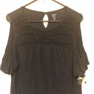 Crown & Ivy Stylish Top